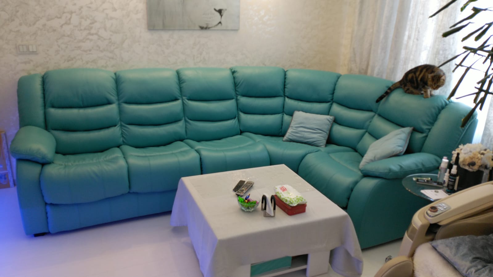 Перетяжка дивана на дому. Бутырская